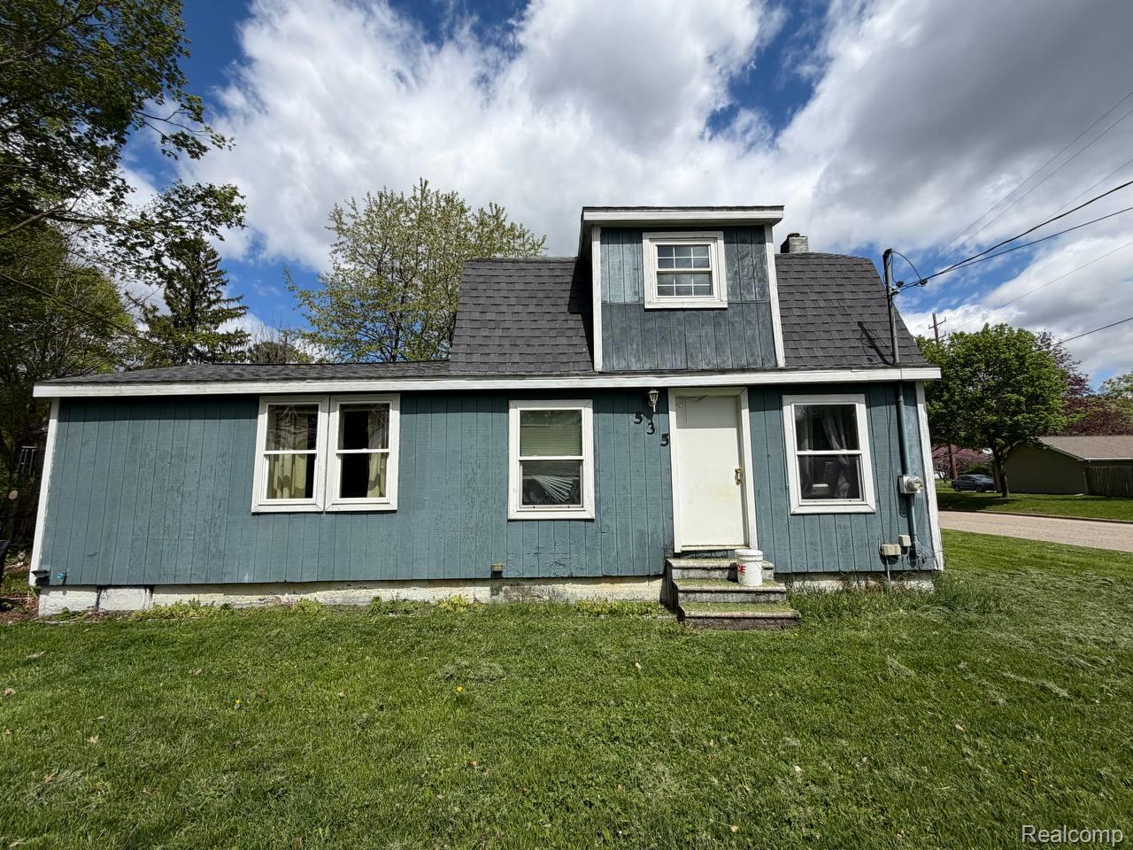 535 E Hubble Street