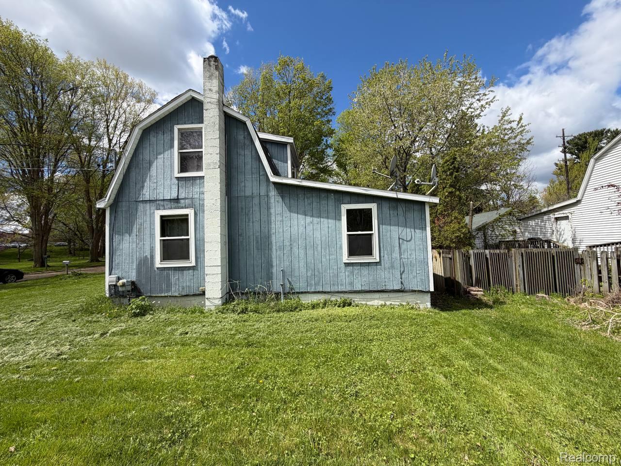 535 E Hubble Street