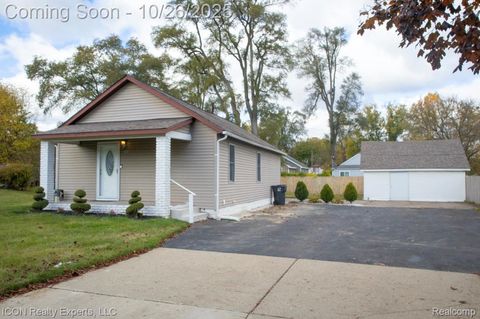 743 Hollister Street Pontiac City MI 48340