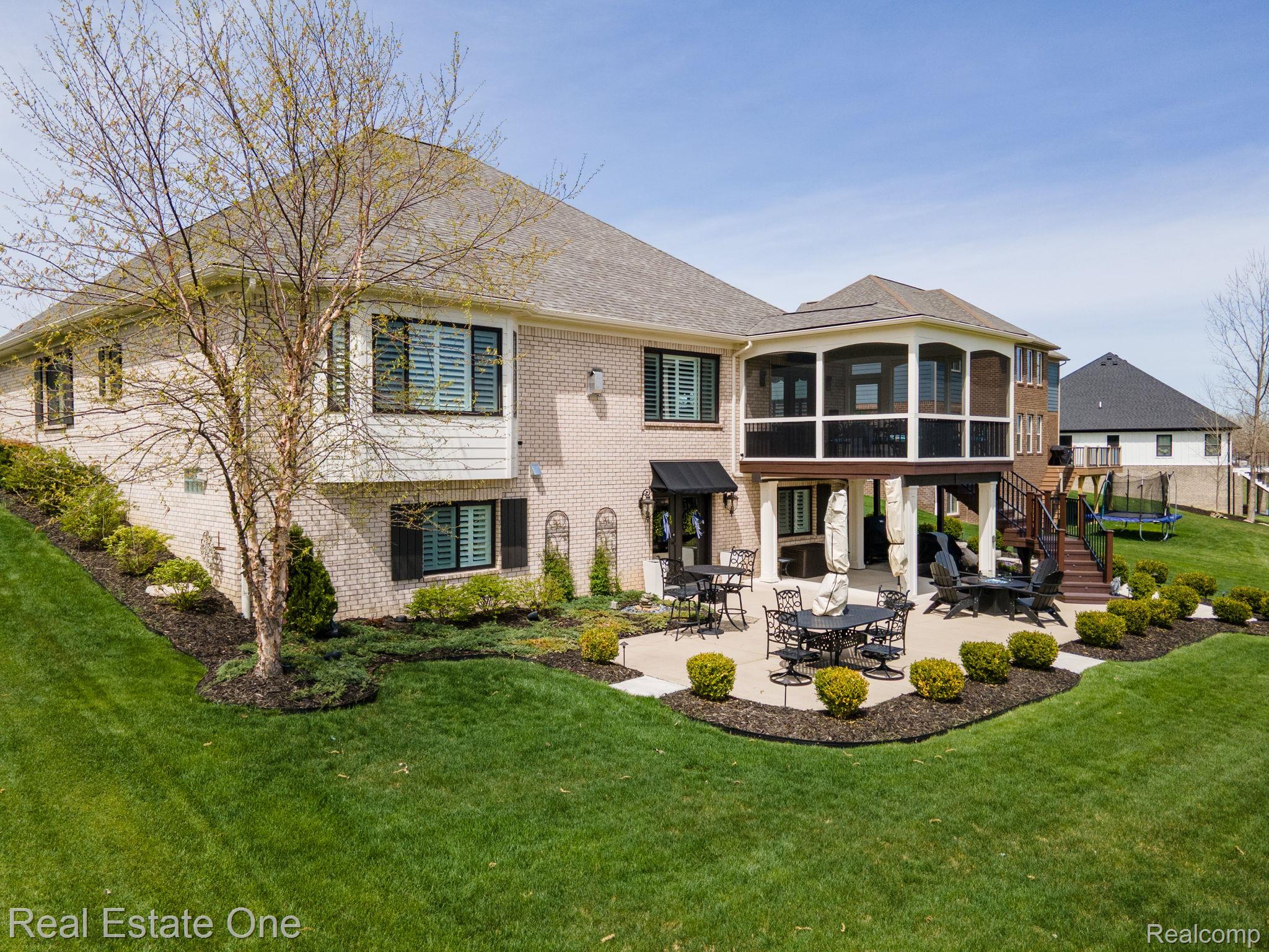 350 Golfside Drive