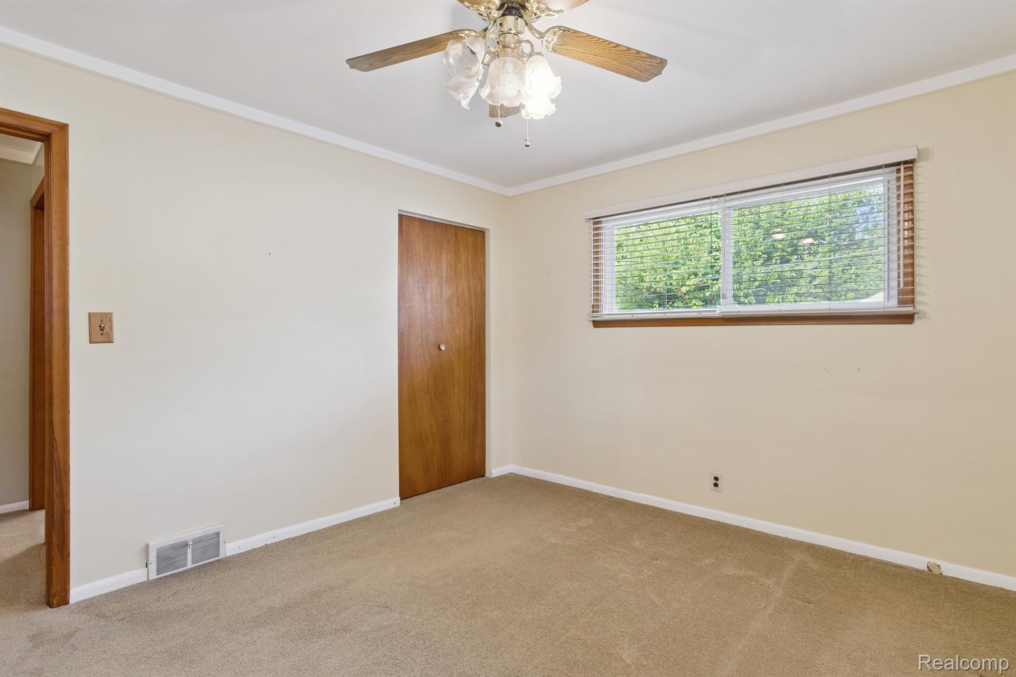 Allen Park City, Michigan 48101, United States, 3 Bedrooms Bedrooms, ,2 BathroomsBathrooms,Residential,Active,204949