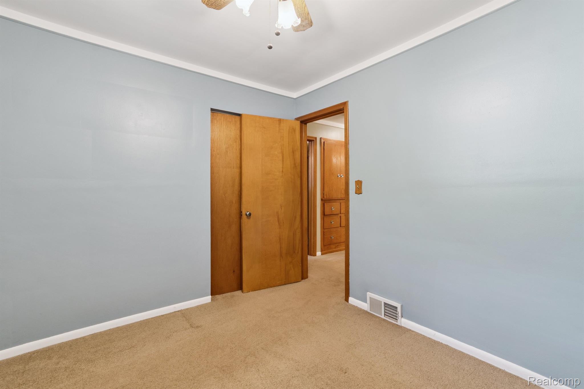 Allen Park City, Michigan 48101, United States, 3 Bedrooms Bedrooms, ,2 BathroomsBathrooms,Residential,Active,204949