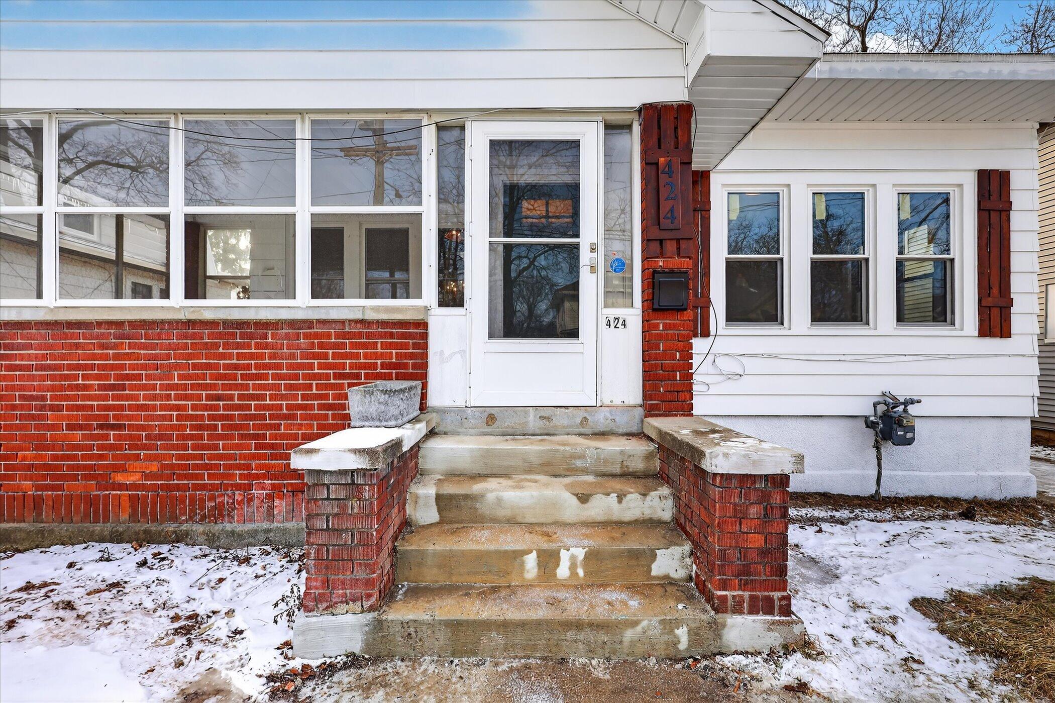 424 Storrs Street SE