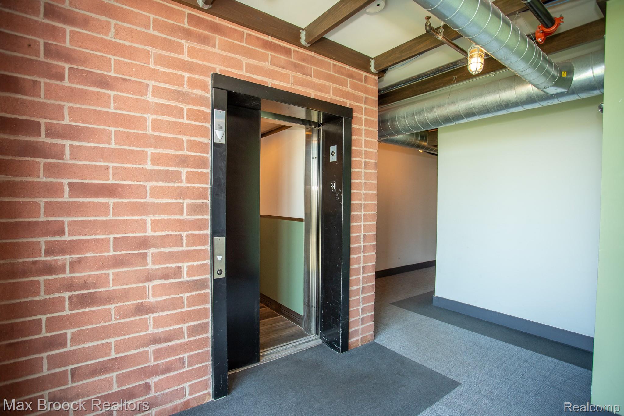 211 E 9 Mile Road 307