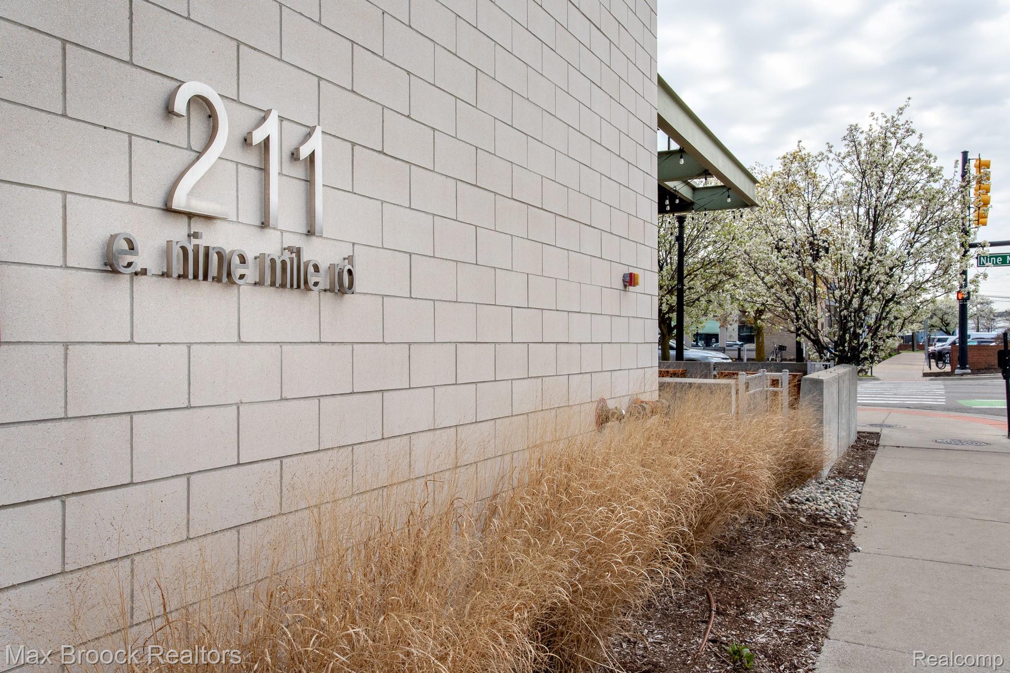 211 E 9 Mile Road 307