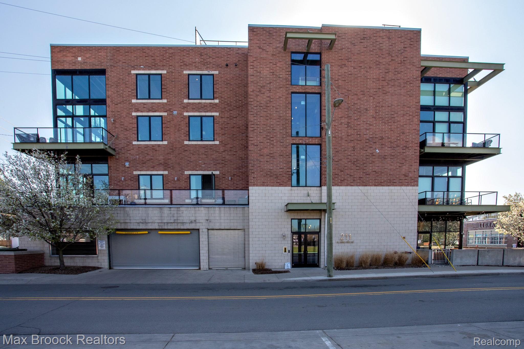 211 E 9 Mile Road 307