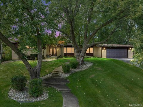 31017 Carriage Hill Road Farmington City MI 48331