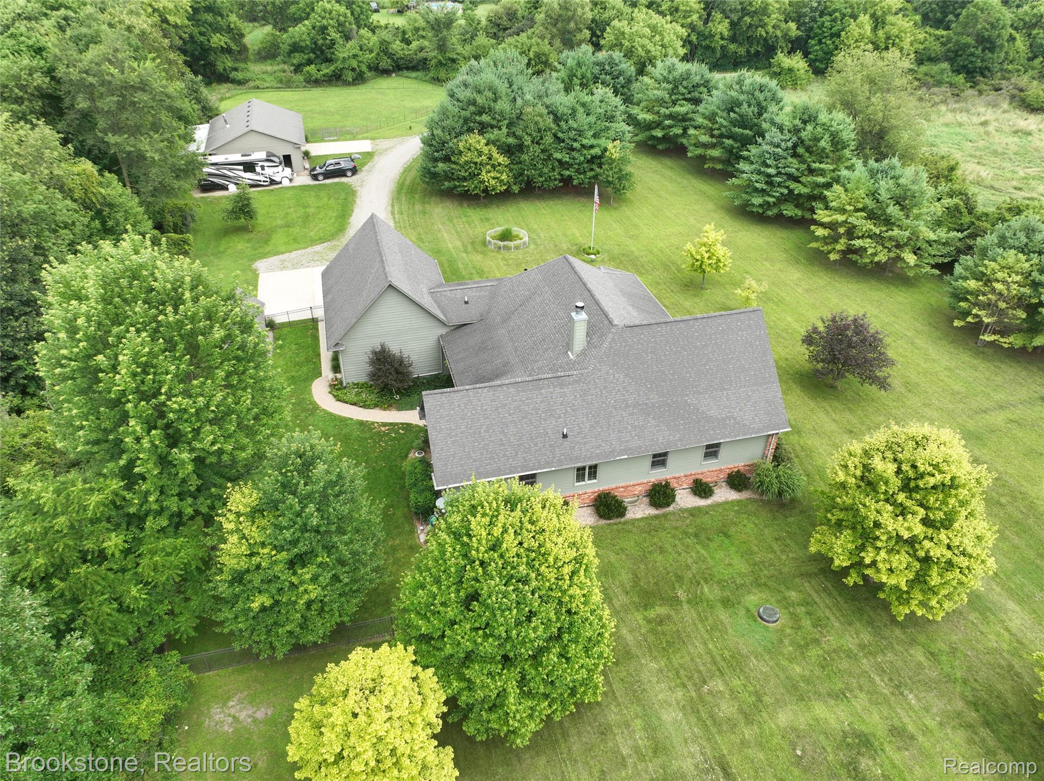 6302 HICKORY