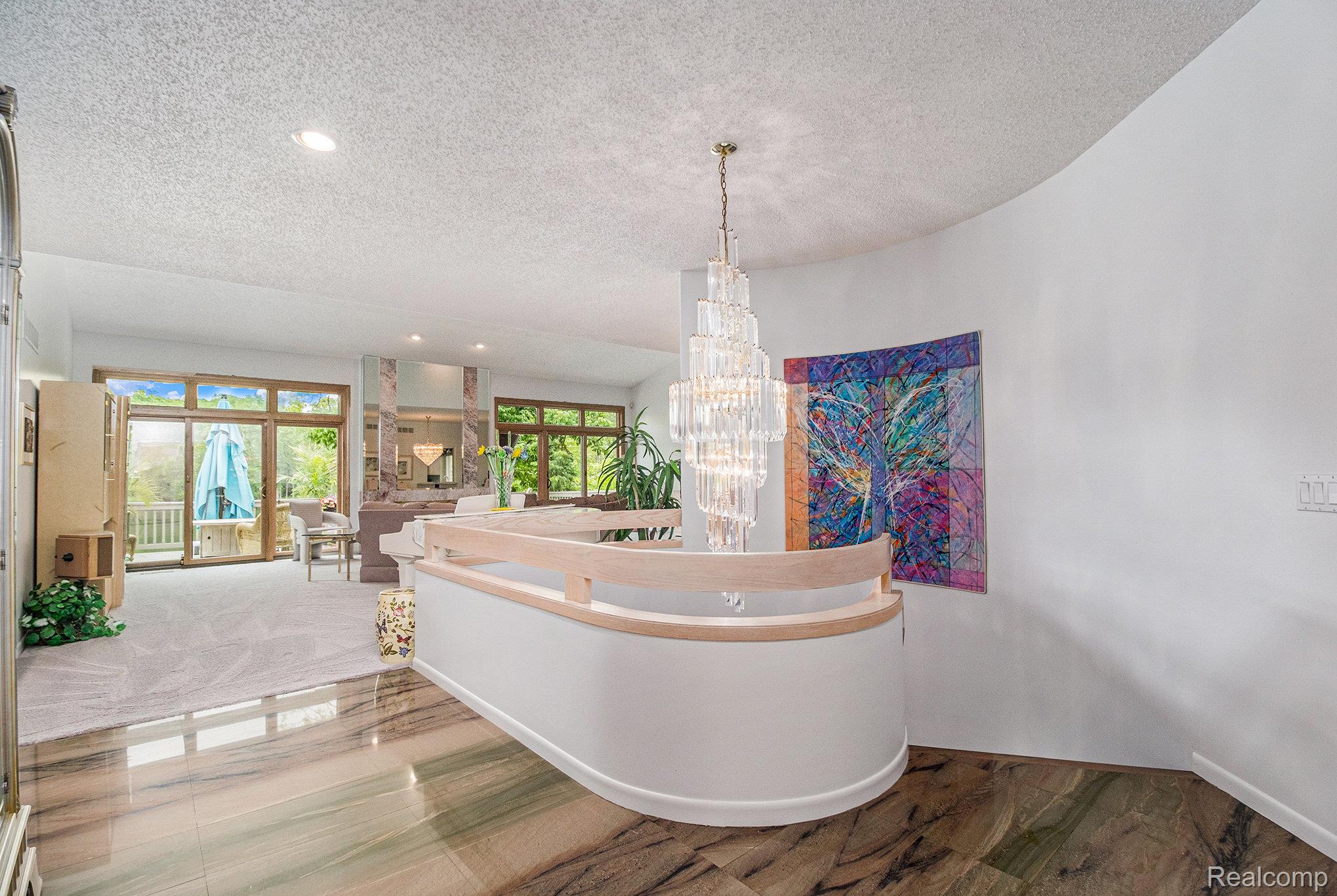 4825 Mirror Lake Drive