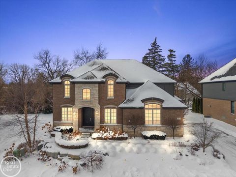 4919 Park Manor Drive Troy City MI 48098