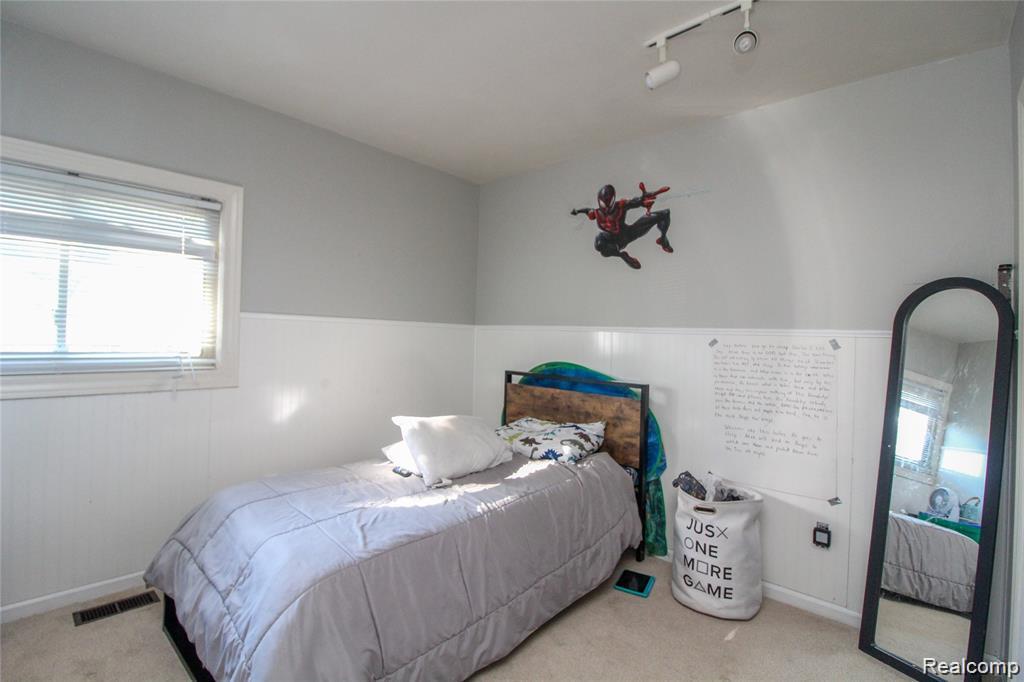 17160 Westland Avenue