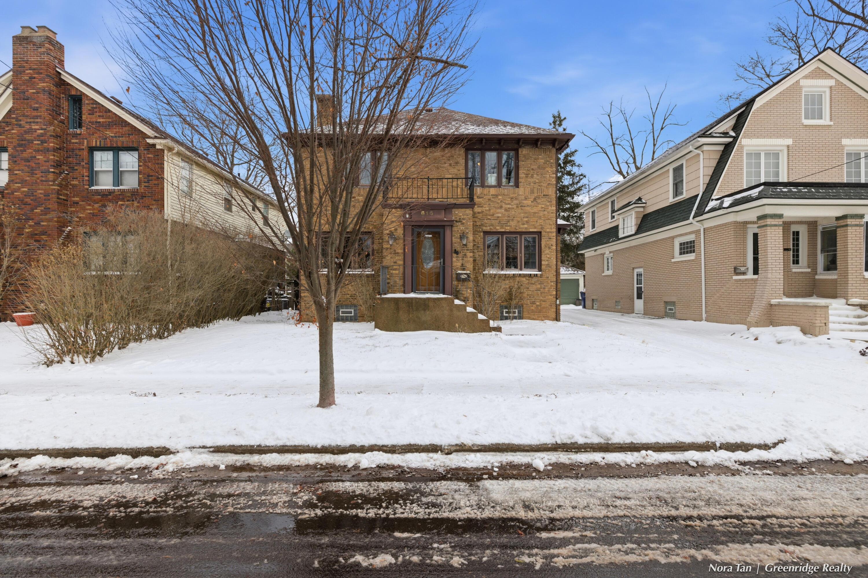 616 Rosewood Avenue SE