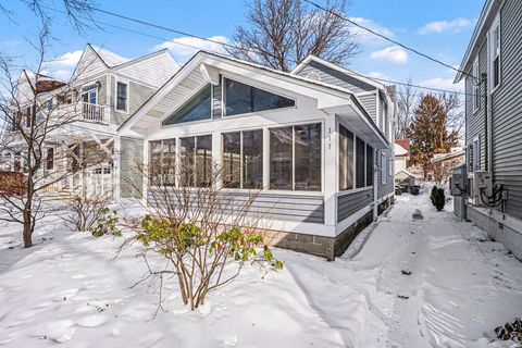 111 Woodman Street South Haven City MI 49090