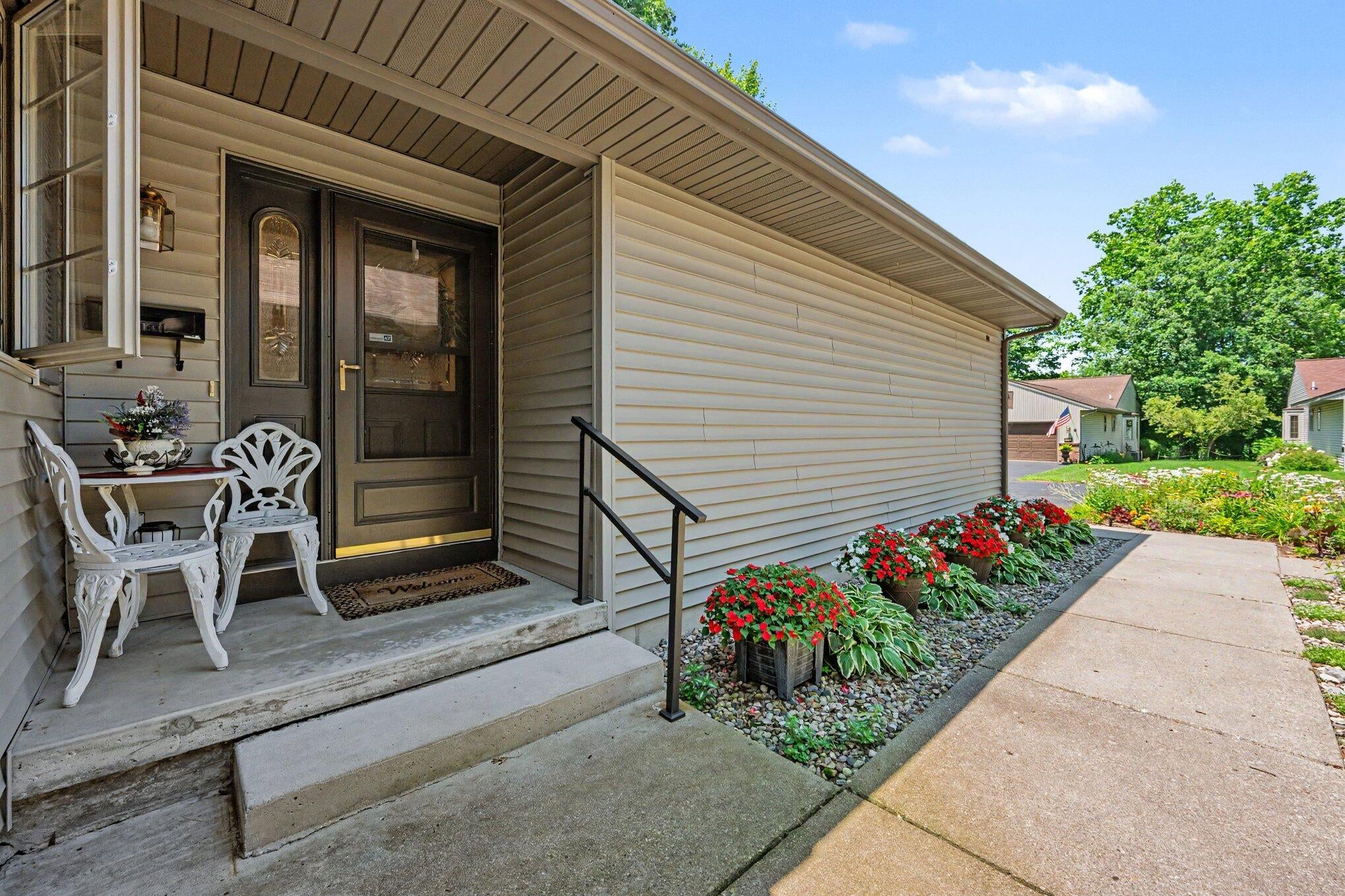 832 Highbanks Drive 19