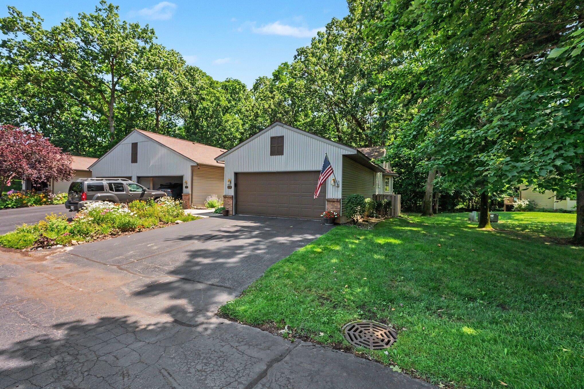 832 Highbanks Drive 19
