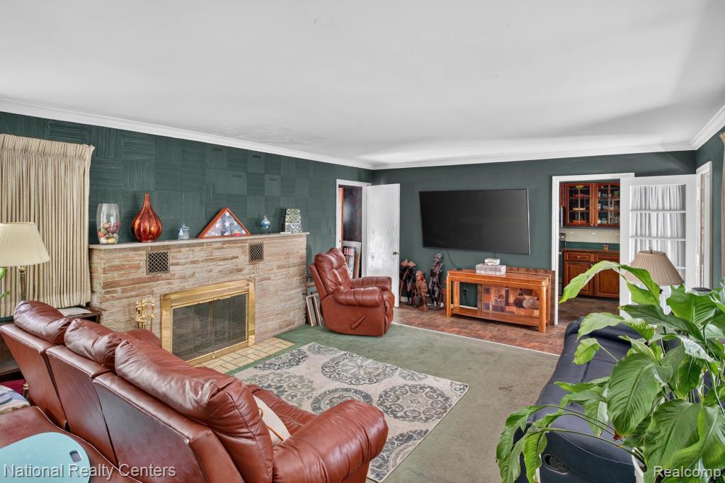 24644 Edgemont Drive