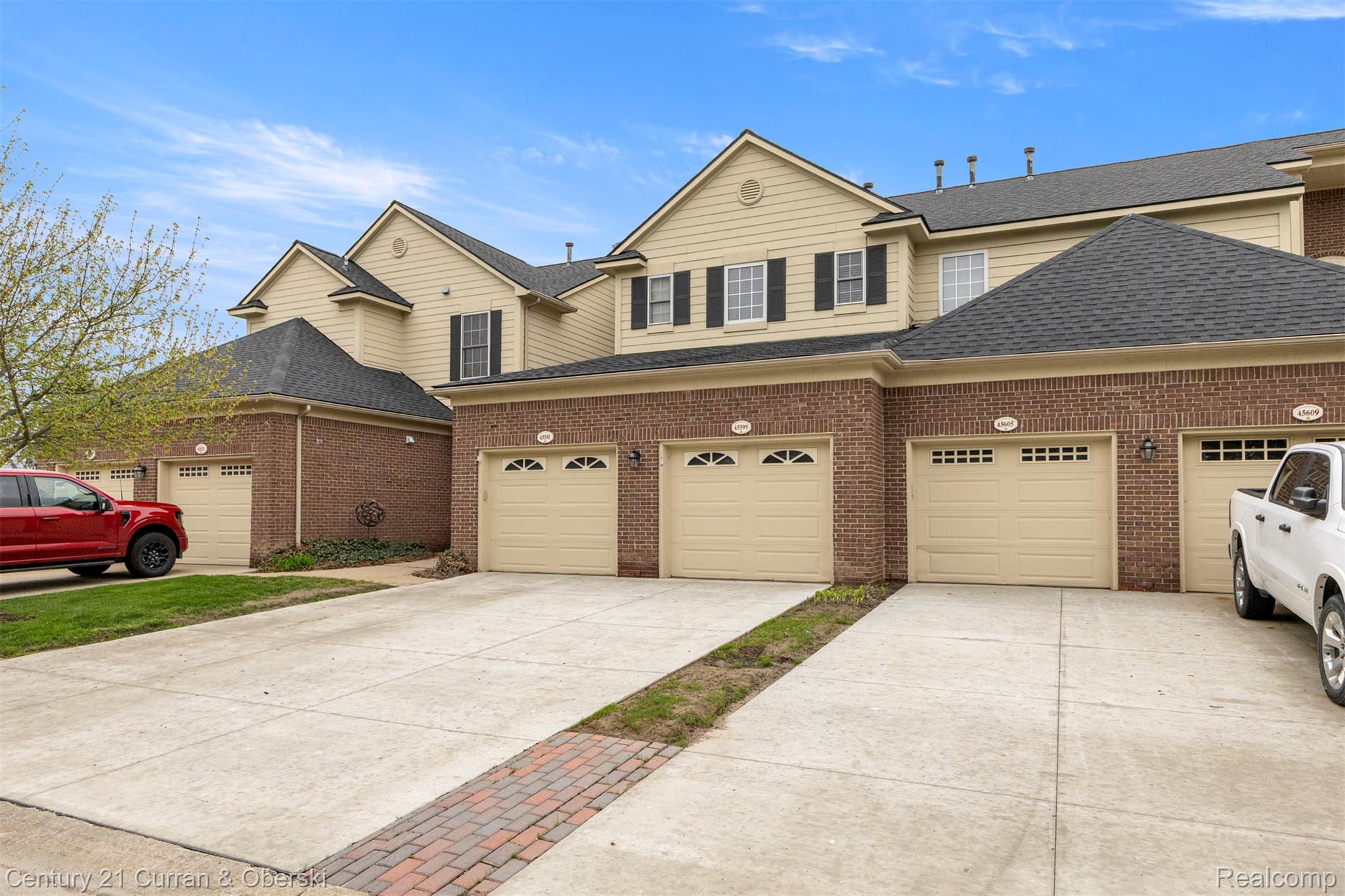 45599 Graystone Ln