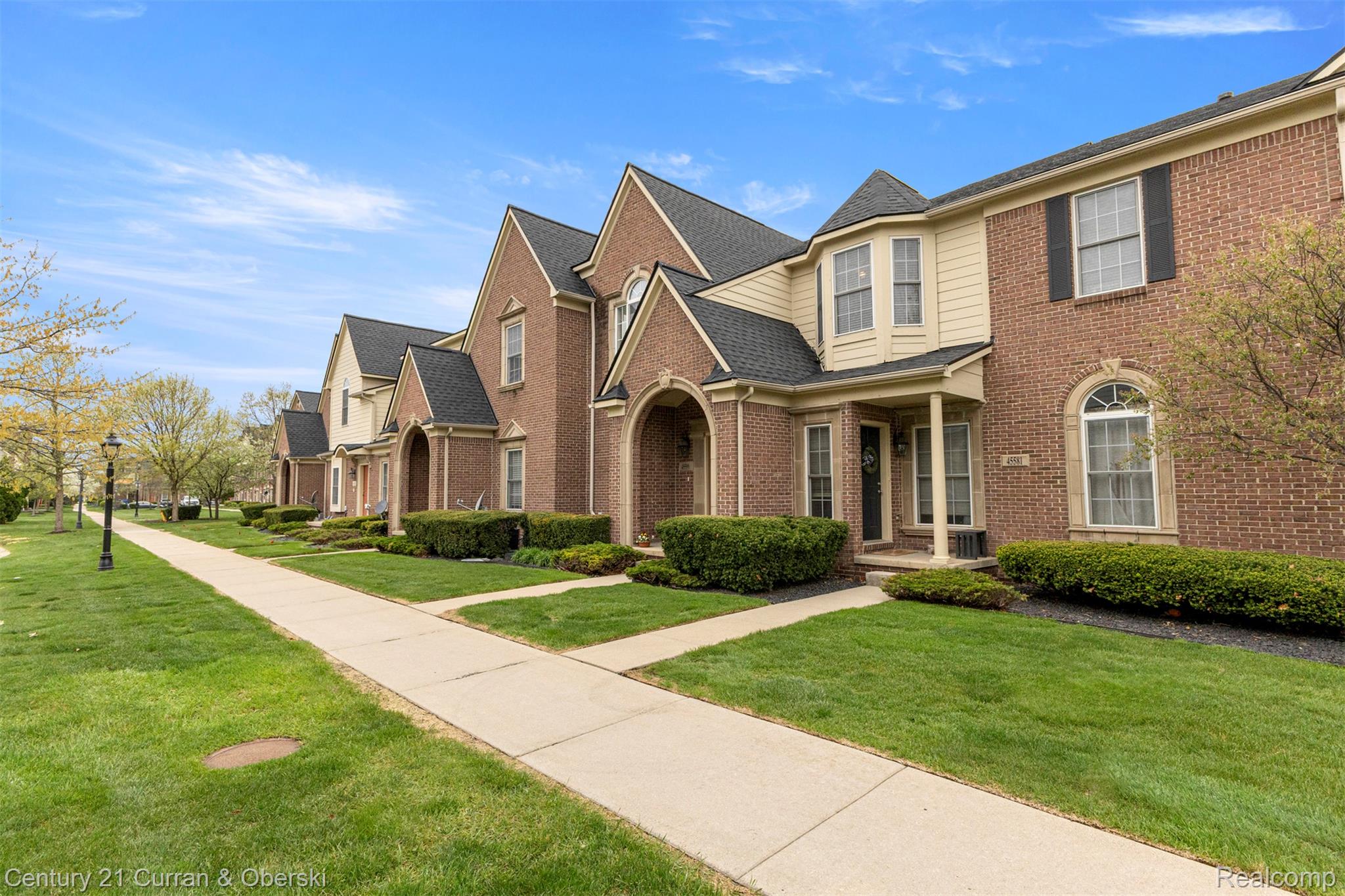 45599 Graystone Ln