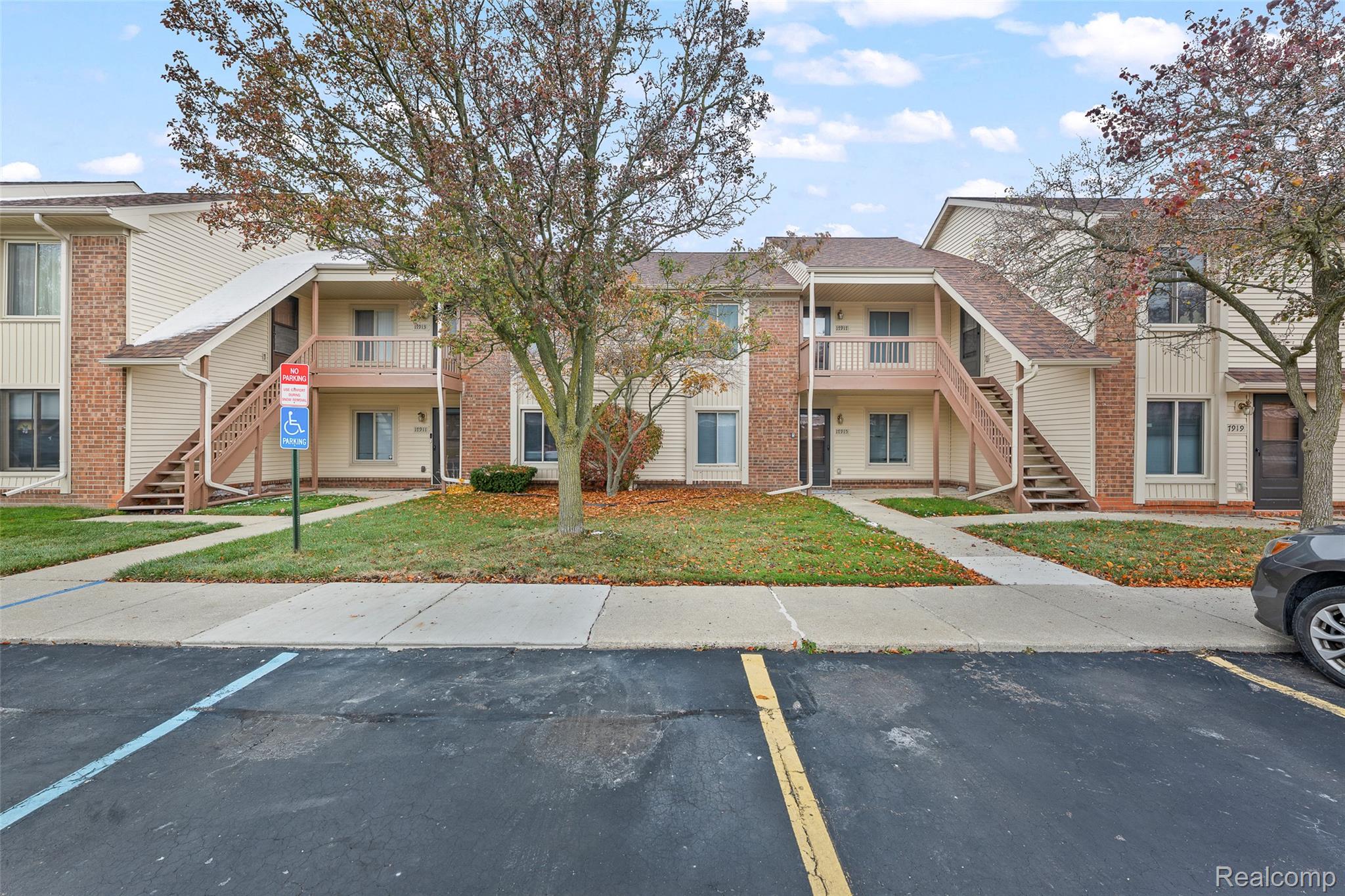 17915 Phyllis Street