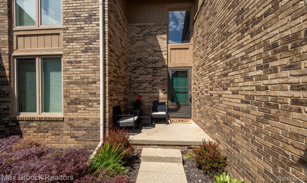 Photo of 6606 Westbrooke Court, West Bloomfield Charter Township, MI 48322 (MLS # 20261042102)
