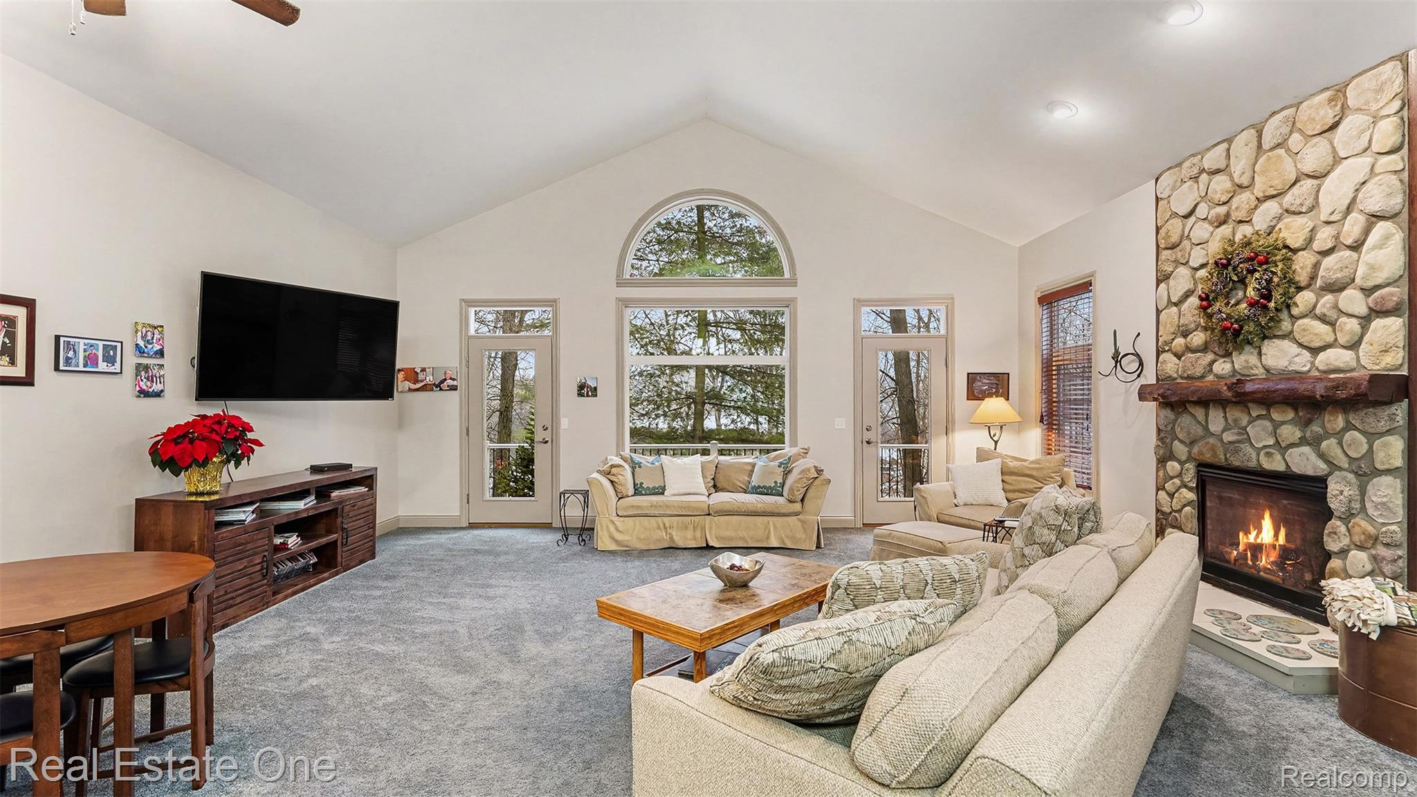 10456 Oak Shore Drive