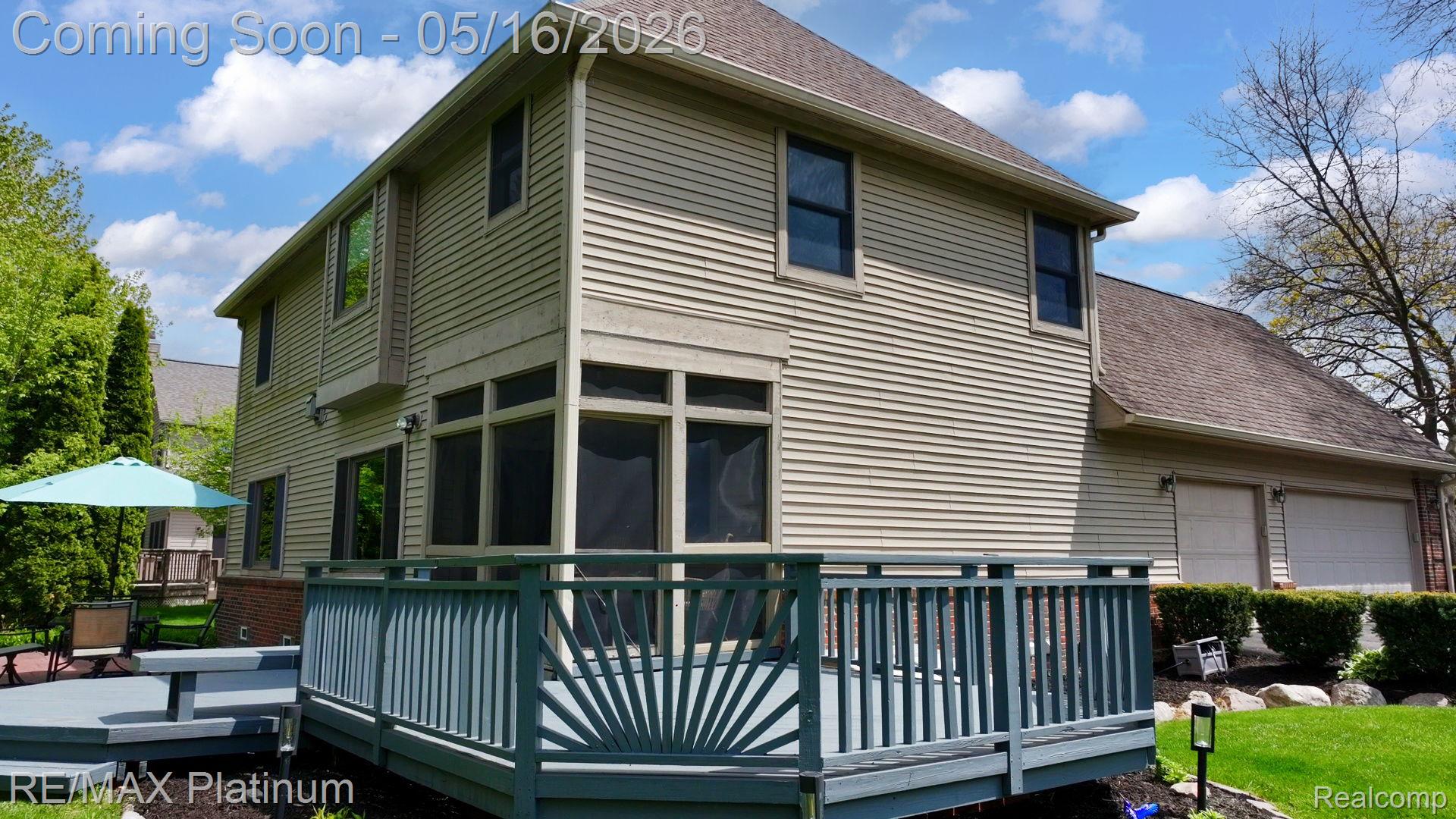 5043 Oak Bluff Court