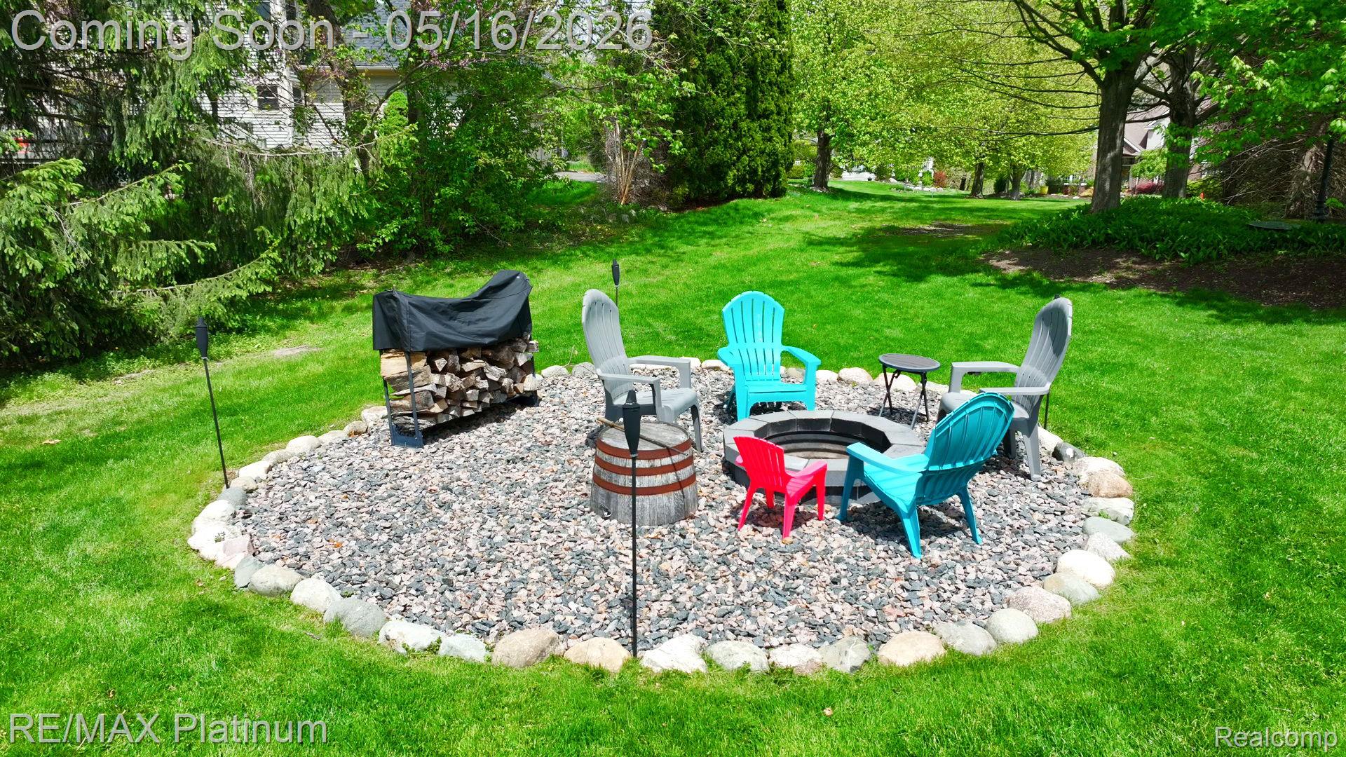 5043 Oak Bluff Court