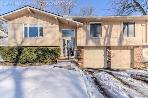 6790 Grassland Avenue West Bloomfield Charter Township MI 48324