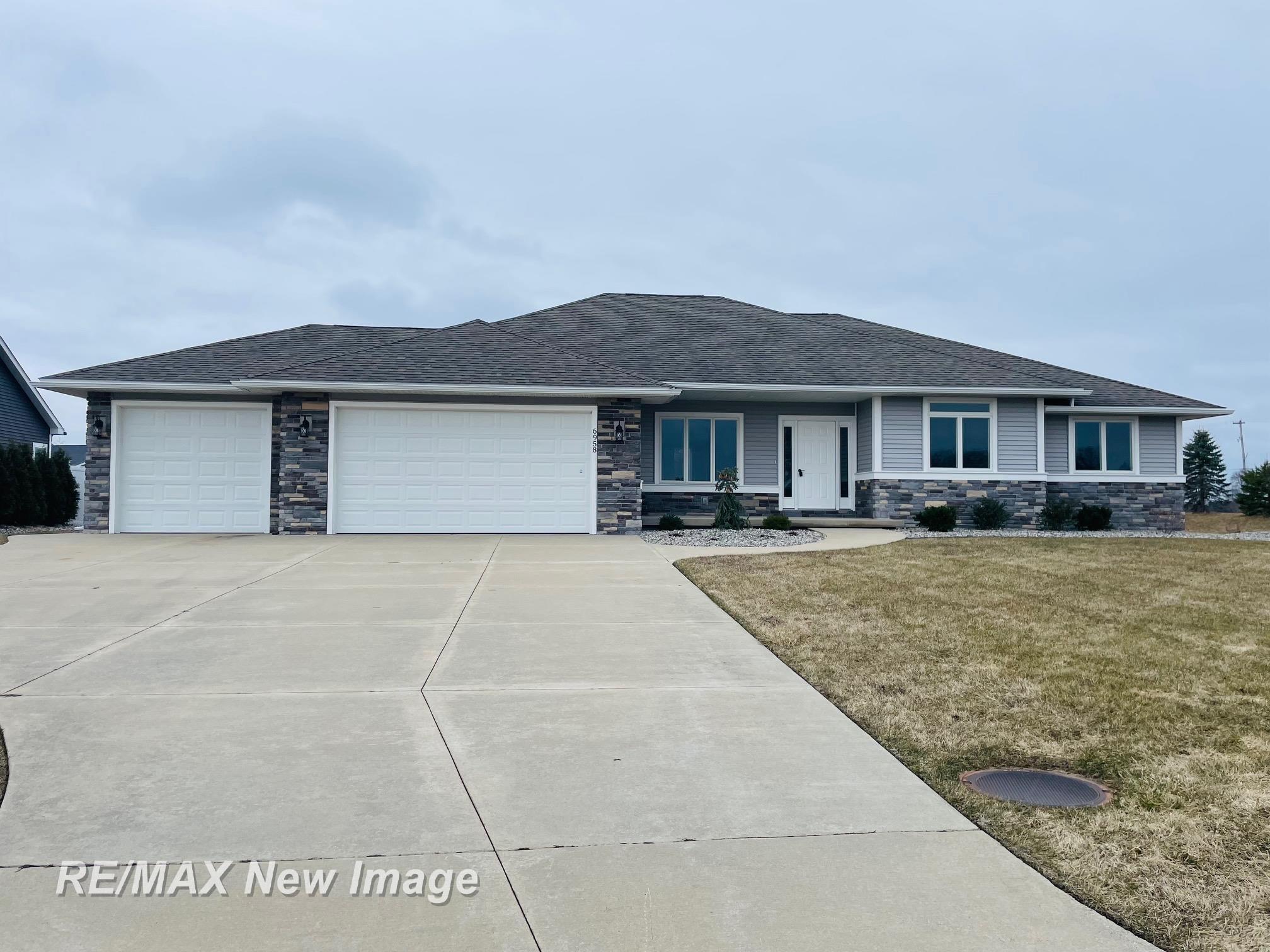 6958 Pleasant Ridge Trail