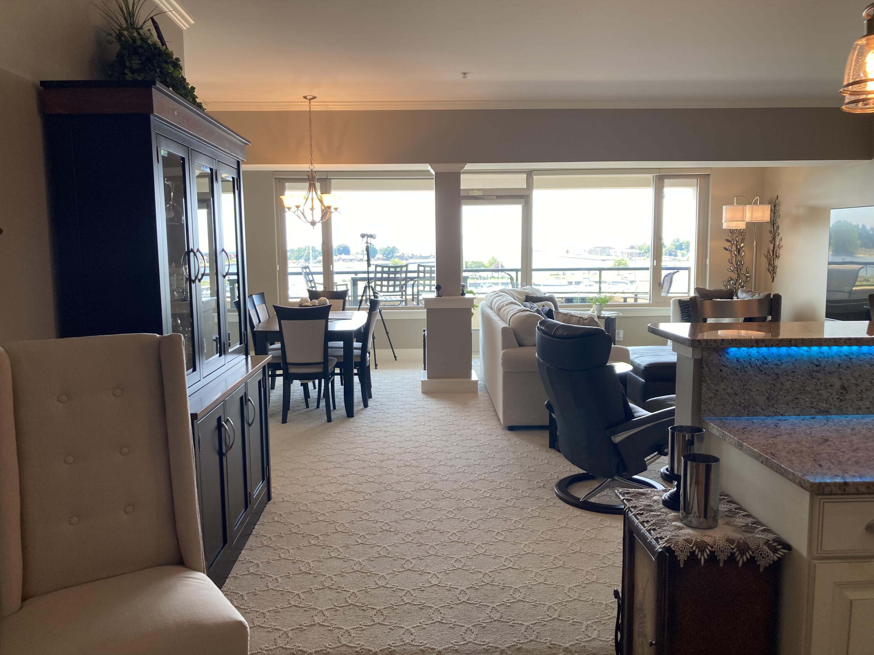 105 W Danaher Street 401