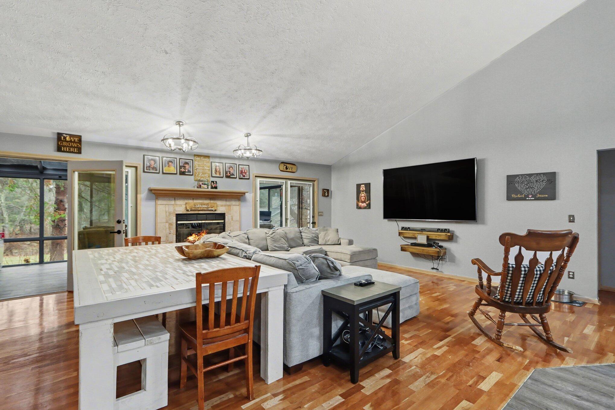 8127 Robinbrook Street