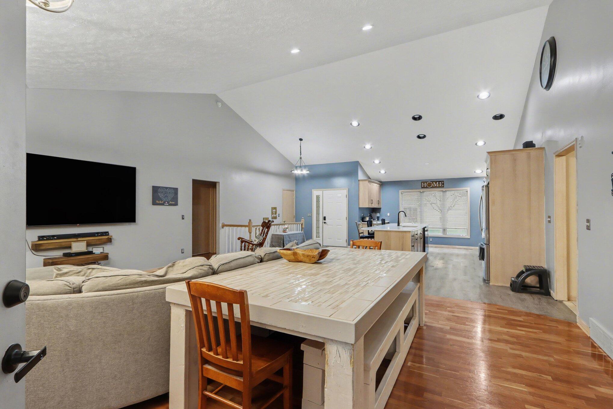 8127 Robinbrook Street