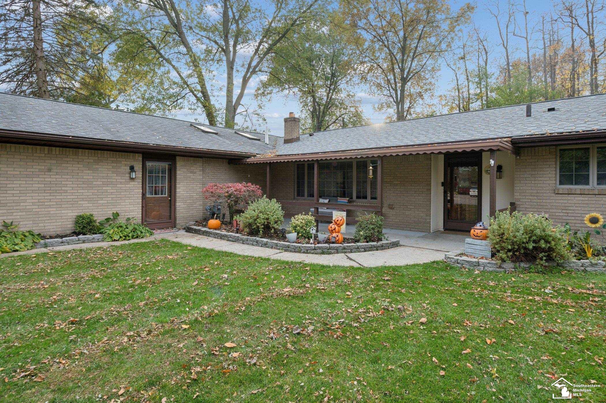 7227 Kenilworth Drive