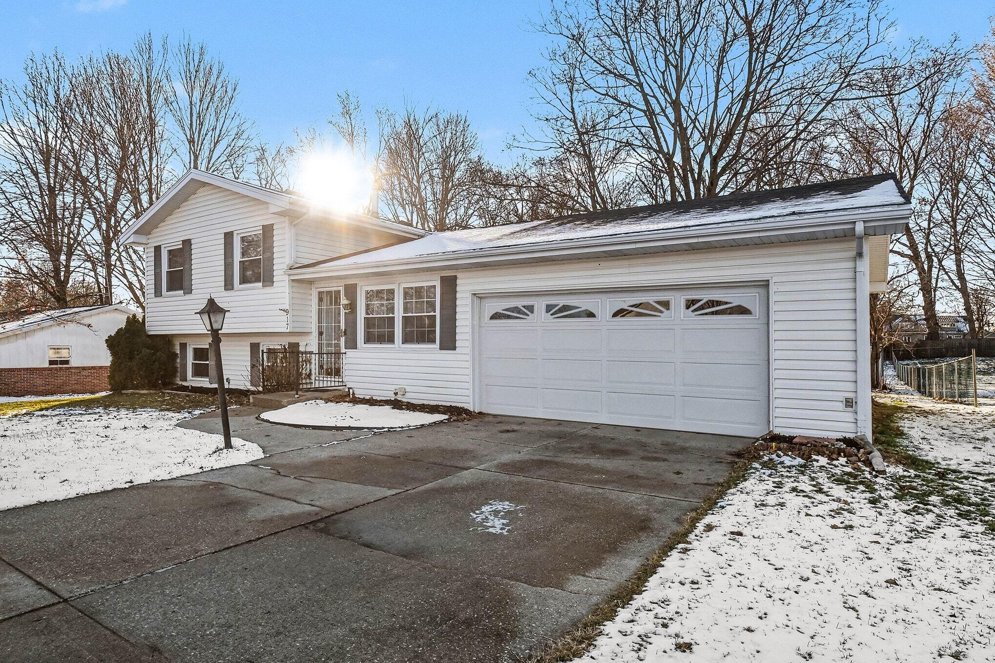 917 N Detroit Street