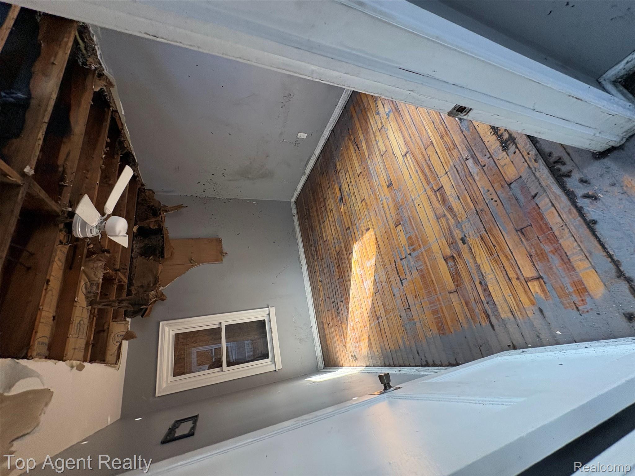 19300 Woodside Street