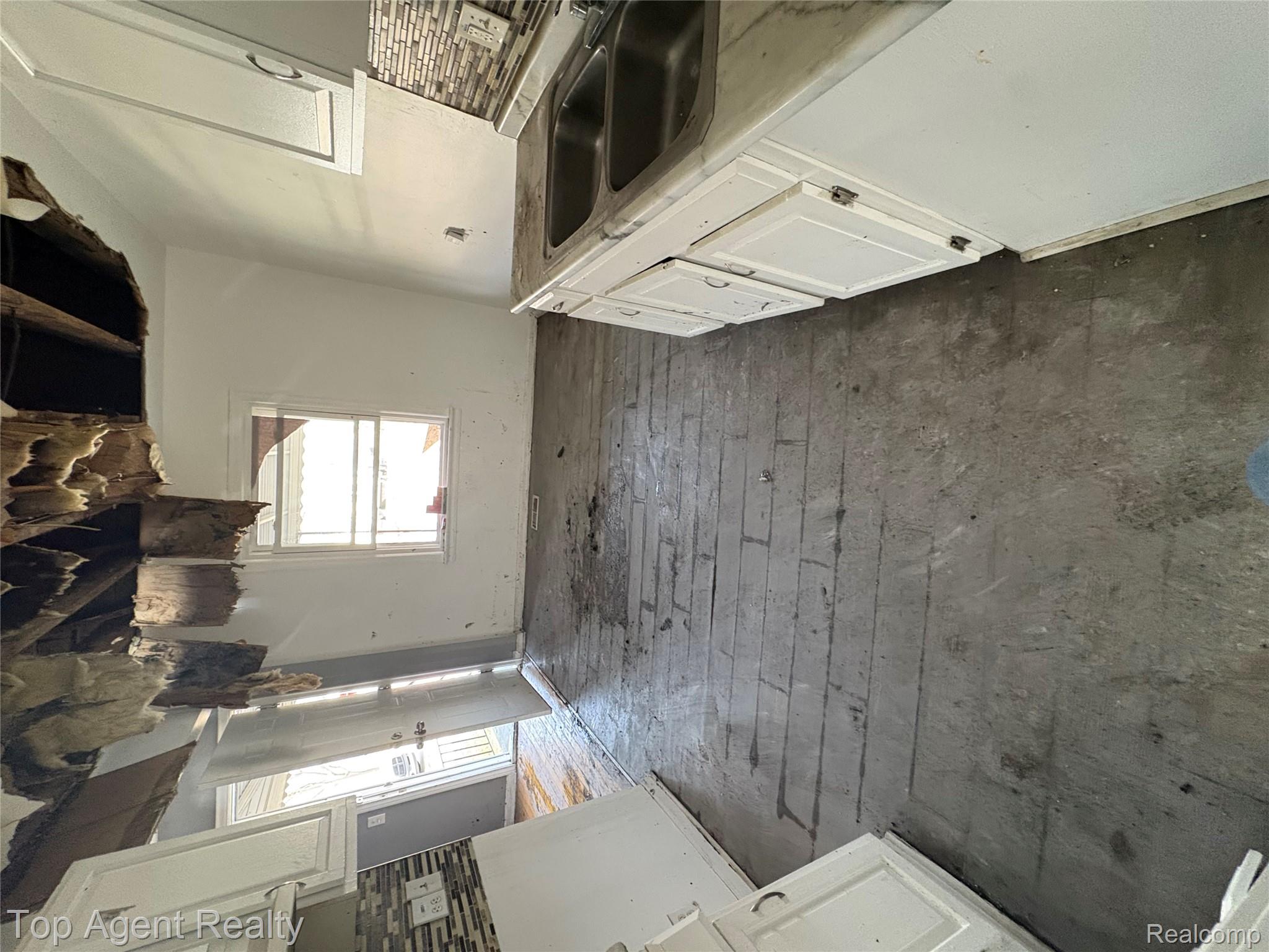 19300 Woodside Street