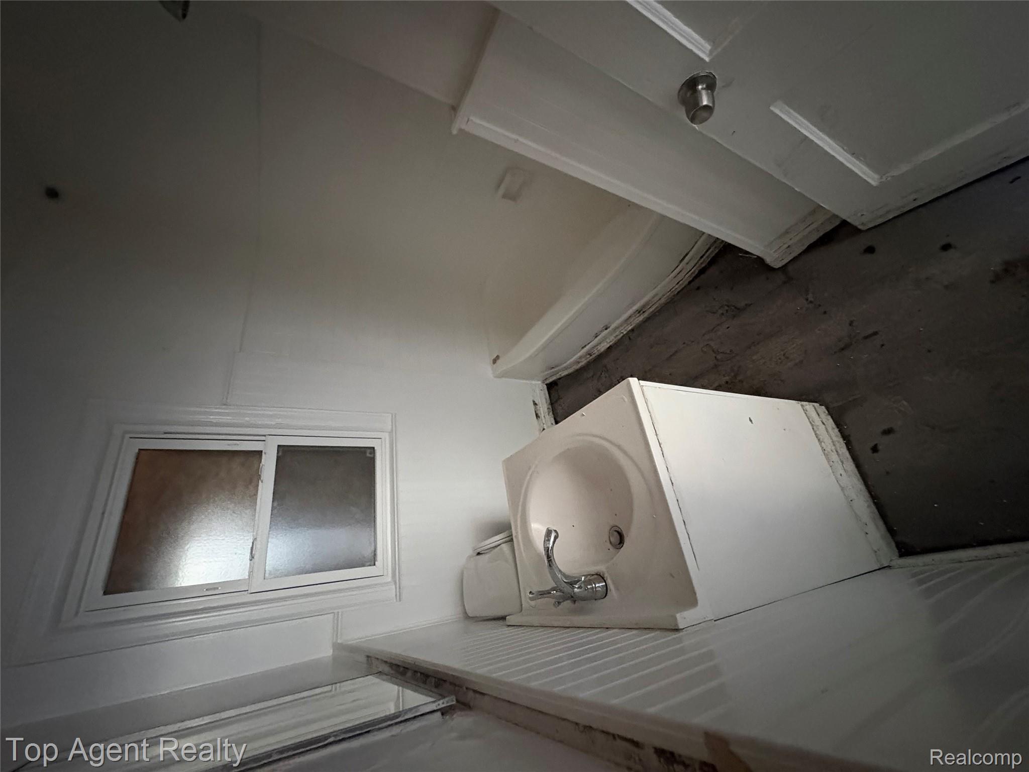 19300 Woodside Street