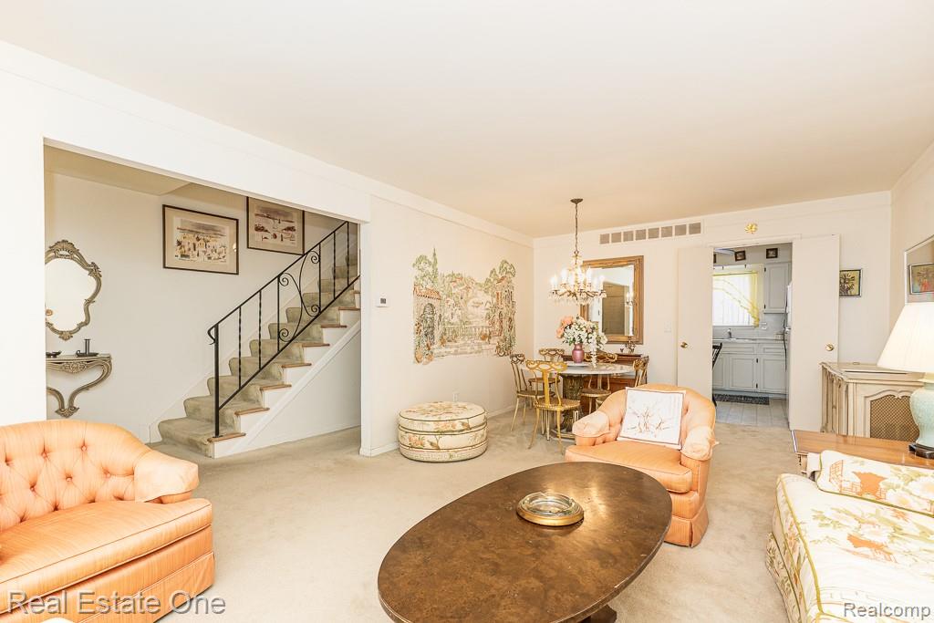 409 Fox Hills Drive N 95