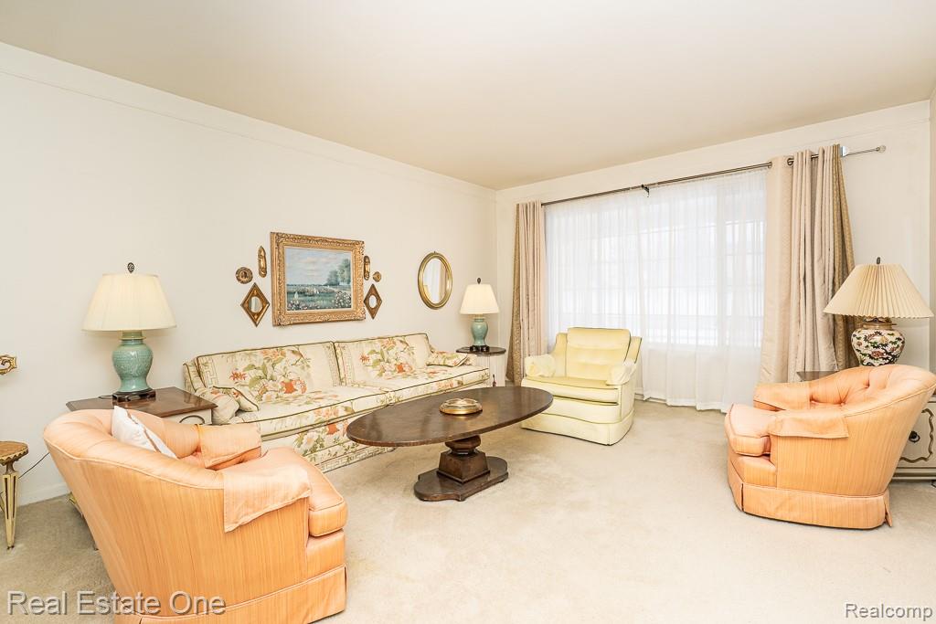 409 Fox Hills Drive N 95