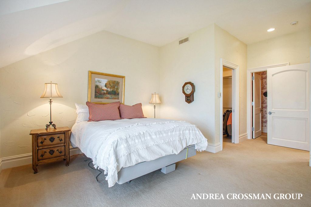 listing image 113