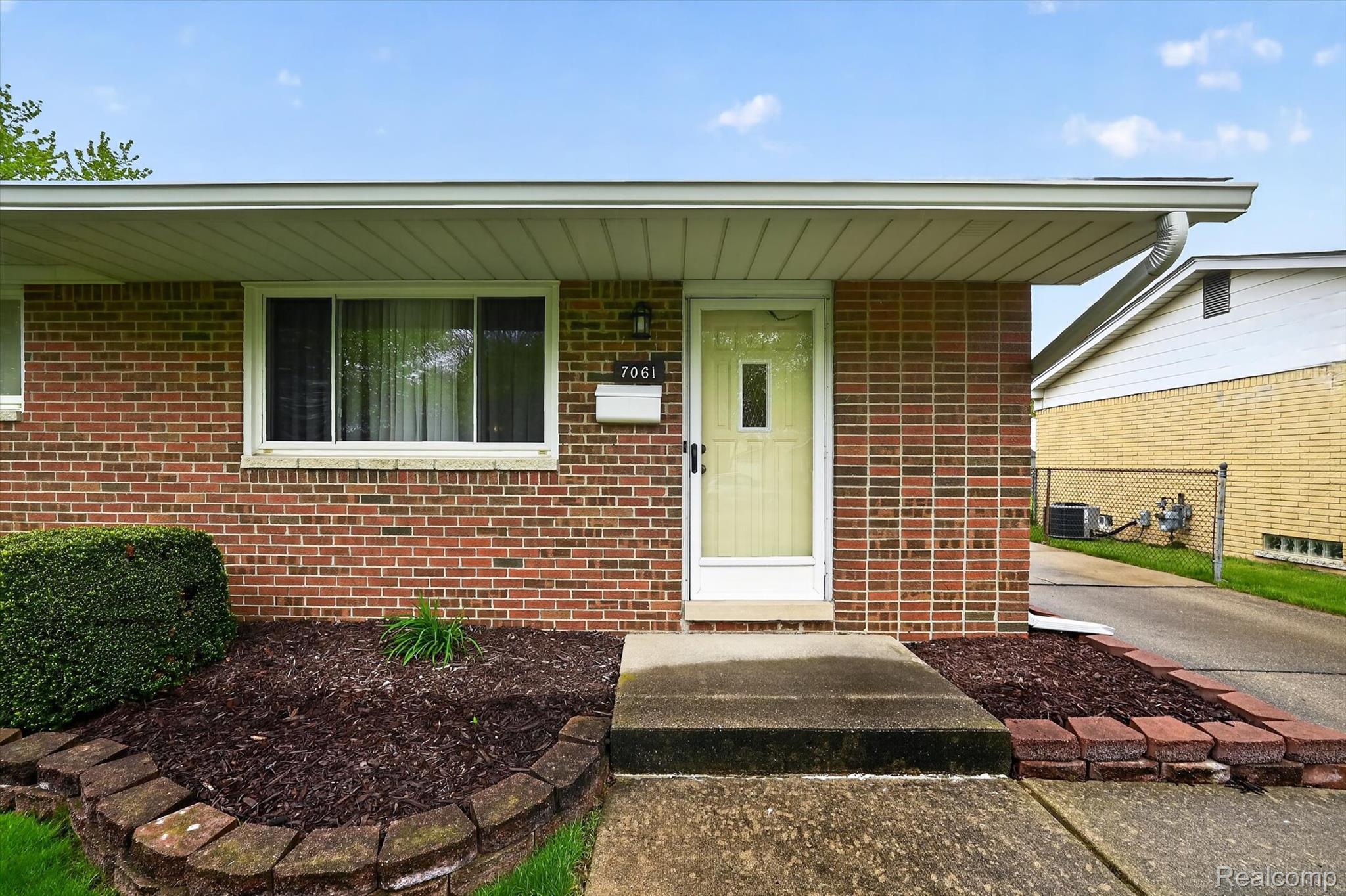 7061 London Court