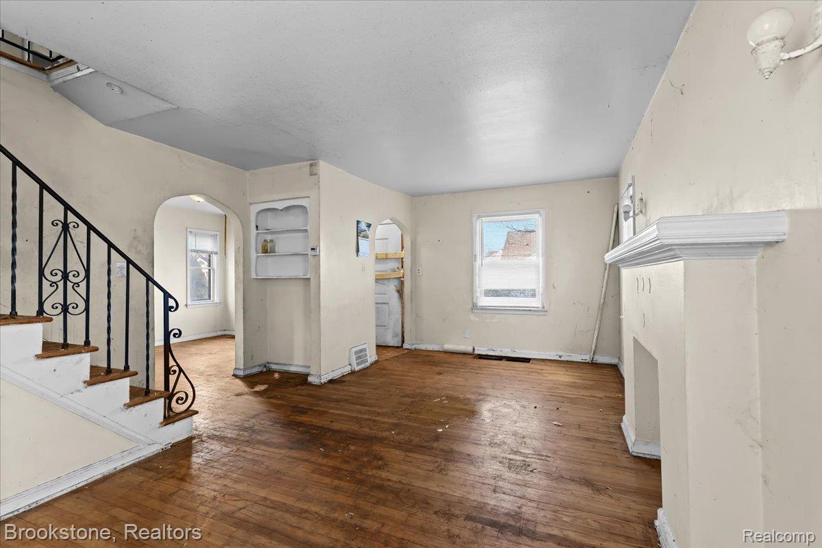 15508 Saint Marys Street