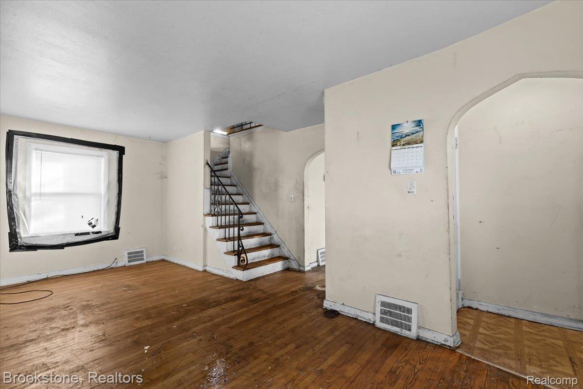 15508 Saint Marys Street