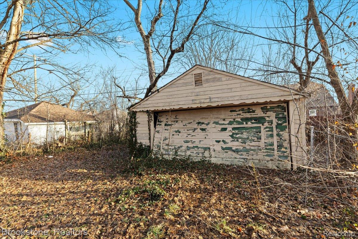 15508 Saint Marys Street