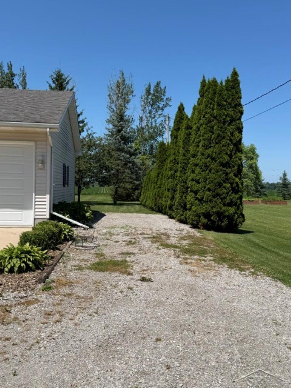 1641 Amelith Road