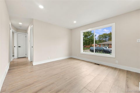 Tiny photo for 15834 Chestnut Street, Roseville City, MI 48066 (MLS # 20261080935)