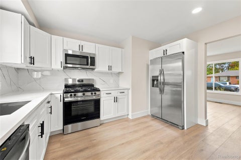Tiny photo for 15834 Chestnut Street, Roseville City, MI 48066 (MLS # 20261080935)