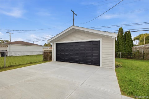 Tiny photo for 15834 Chestnut Street, Roseville City, MI 48066 (MLS # 20261080935)