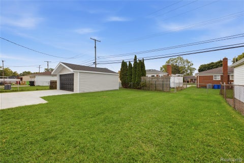 Tiny photo for 15834 Chestnut Street, Roseville City, MI 48066 (MLS # 20261080935)