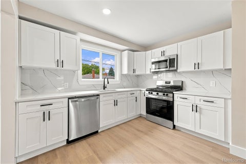 Tiny photo for 15834 Chestnut Street, Roseville City, MI 48066 (MLS # 20261080935)